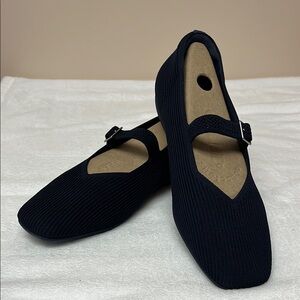 VIVAIA Margot Walker Mary-Jane (Lightweight Square Toe); Navy; US 10; EU 41.5 M